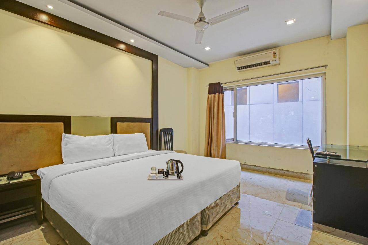 Oyo Townhouse 707 Grand Krishna Hotel Хидерабад Екстериор снимка