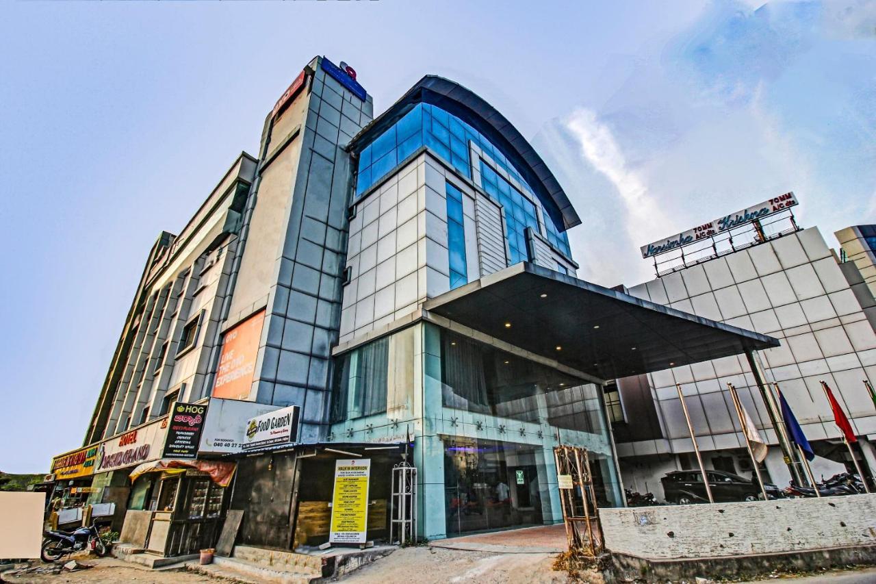 Oyo Townhouse 707 Grand Krishna Hotel Хидерабад Екстериор снимка