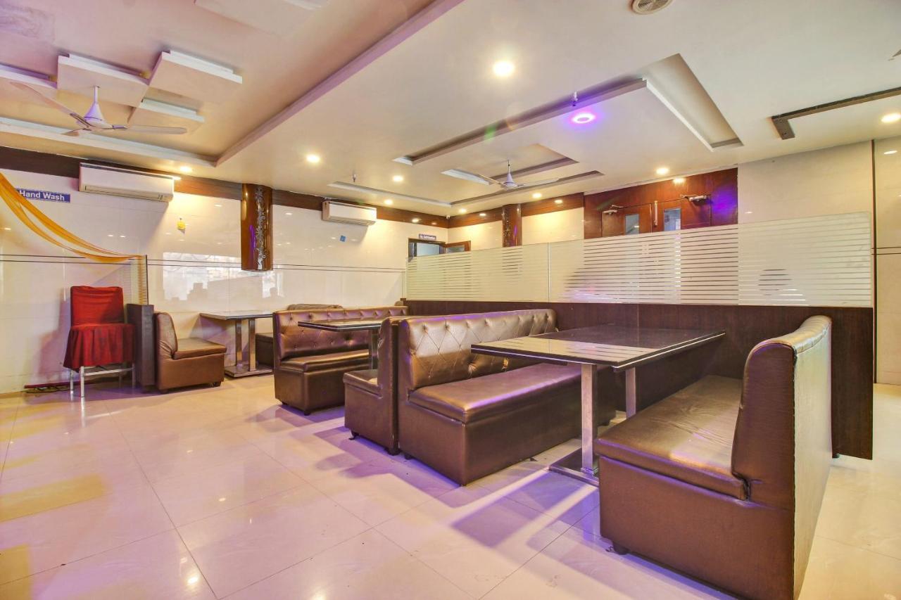 Oyo Townhouse 707 Grand Krishna Hotel Хидерабад Екстериор снимка