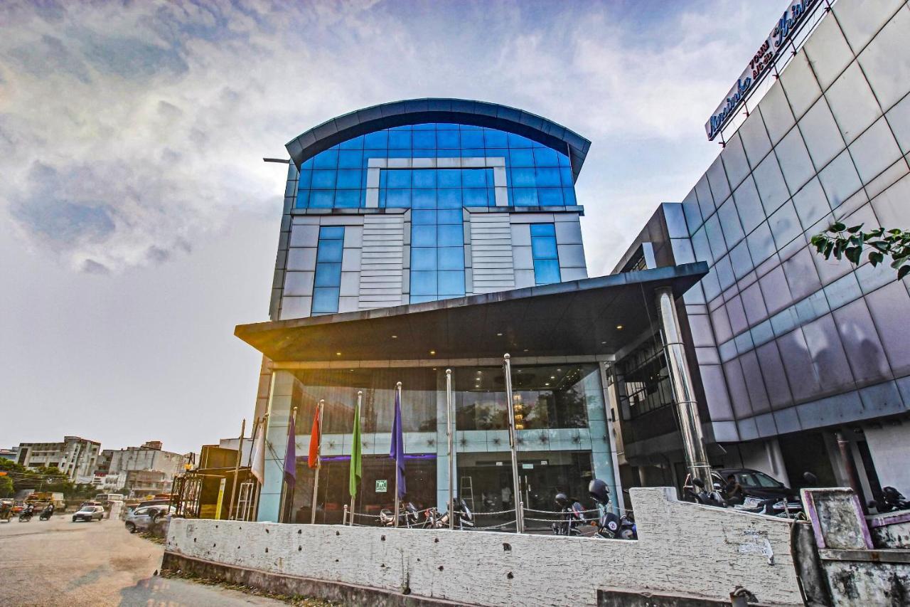 Oyo Townhouse 707 Grand Krishna Hotel Хидерабад Екстериор снимка
