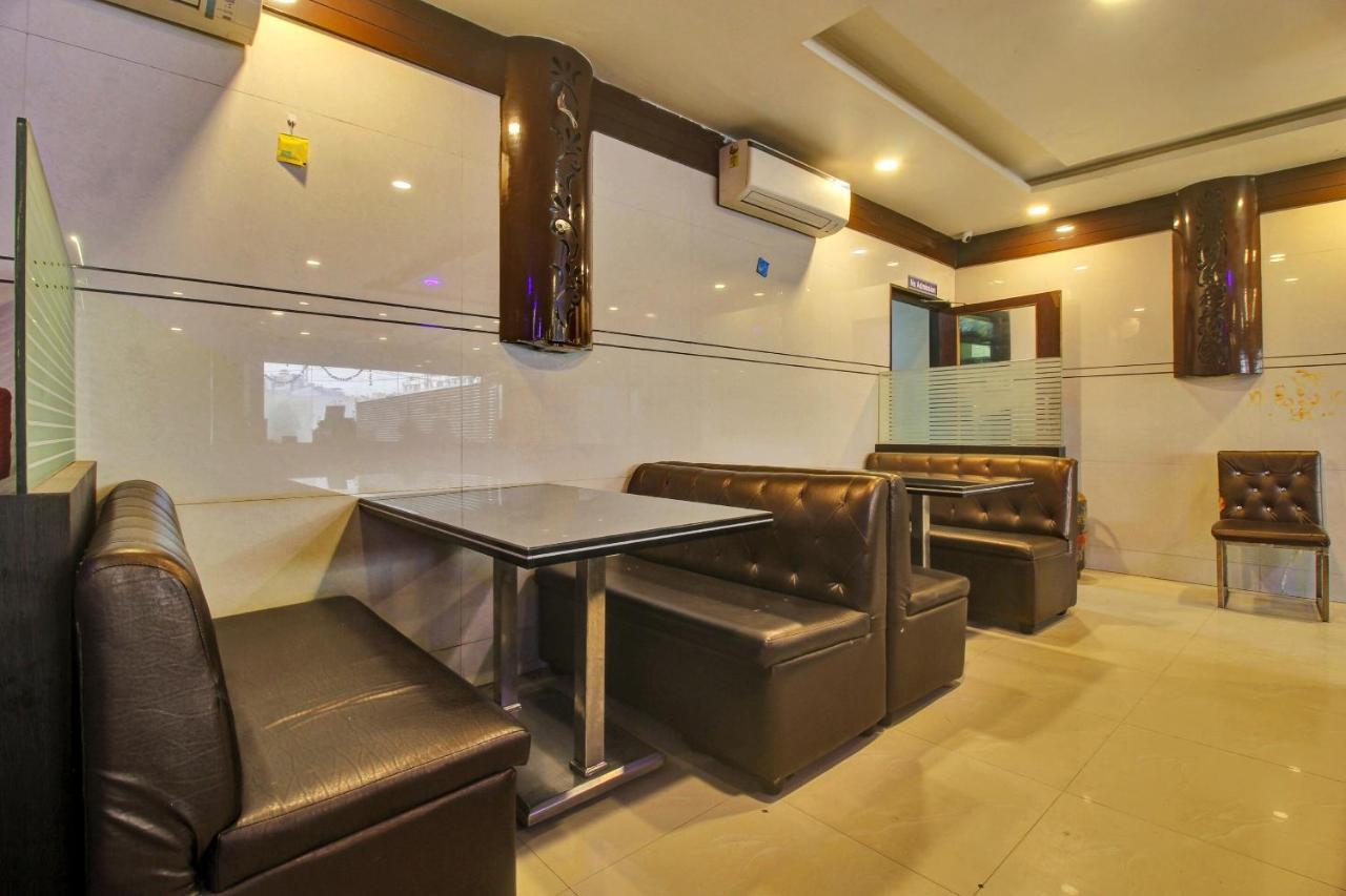 Oyo Townhouse 707 Grand Krishna Hotel Хидерабад Екстериор снимка