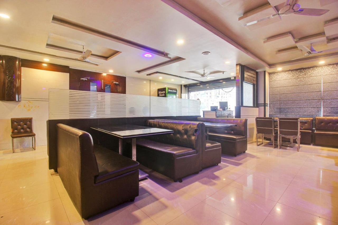 Oyo Townhouse 707 Grand Krishna Hotel Хидерабад Екстериор снимка