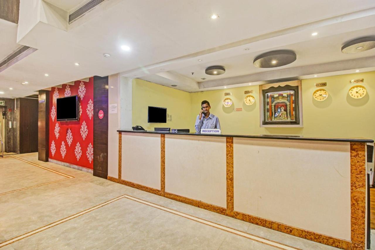 Oyo Townhouse 707 Grand Krishna Hotel Хидерабад Екстериор снимка